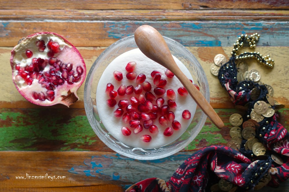 Muhallabia, orientalischer Mandelbrei, Milchbrei, Mandelpudding, vegan, vegetarisch, Dessert zum Löffeln, mit Rosenwasser, Mahlep, wie aus 1000 und 1 Nacht, märchenhaft köstlich, cremig, Nachspeise, arabisch kochen, mit Mandeldrink, süß, Daniela Terenzi #linzersmileys