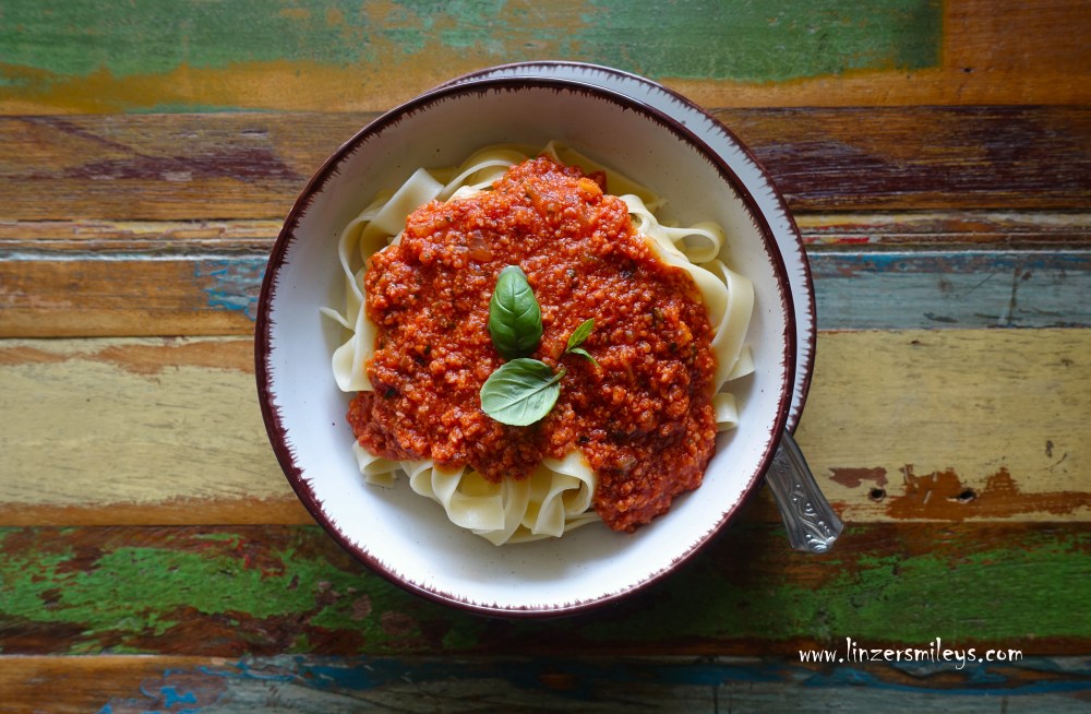 Wurst-Bolognese à la linzersmileys, Köstliches mit Wurstresten, Schinkenreste, Bratenreste, Speckreste, Resteverwertung, nachhaltig und gut, restlos genießen, besser verwenden statt verschwenden, Rezept von Daniela Terenzi #linzersmileys