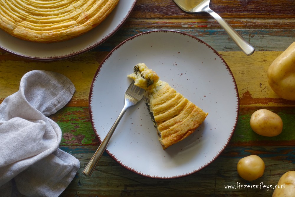 Torta di patate con spinaci e formaggio, torta salata, aglio orsino, Kartoffeltorte mit Spinat und Käse, gefüllt, Bärlauch, Blattgemüse, Tiefkühlgemüse, vegetarisch, köstlich, gut, italienisch inspiriert, Rezeptvariation von Daniela Terenzi #linzersmileys