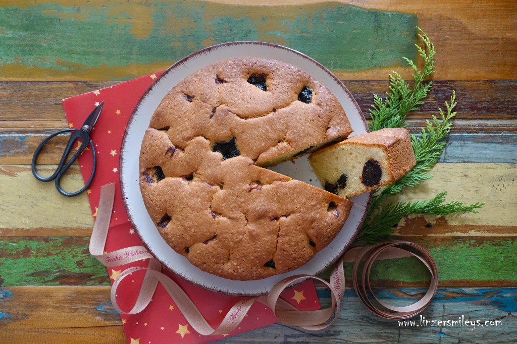 Torta lucana con le prugne secche, Adventkuchen, mit Glühweinpflaumen, Trockenpflaumen, weihnachtlich backen, weihnachtliche Gewürze, Zimt & Nelke, Weihnachtsduft liegt in der Luft, superflauschig, fluffig, Frühstückskuchen, Adventjause, Teestunde, Rezept von Daniela Terenzi #linzersmileys
