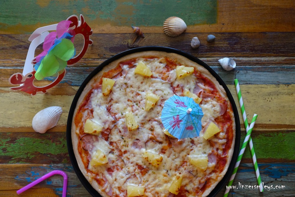 Pizza Hawaii, pizza con prosciutto cotto e ananas, mit Schinken und Ananas, Über Geschmack lässt sich nicht streiten, Sobre los gustos no hay disputa, De gustibus non est disputandum, essen und essen lassen, Faschingsdienstag, Karnevalsdienstag, Fastnachtsdienstag, bunt, Daniela Terenzi #linzersmileys