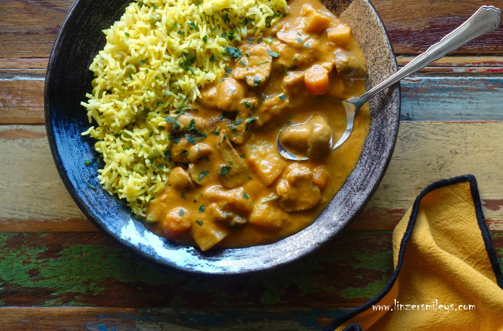Schwammerl-Curry, Pilz-Curry, Eintopf, cremig, vegetarisch, vegan, herbstlich, Wohlfühlgericht, Comfort Food, für das Wohlbefinden, mit viel Gemüse, Basmatireis, pakistanischer Reis mit Curcuma und Erbsen, Curry "my way", Rezept von Daniela Terenzi #linzersmileys