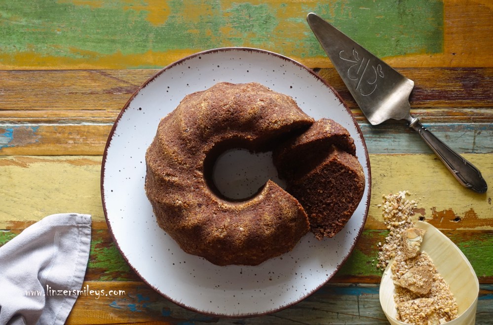 Keksreste verwerten, nachhaltig, Resteküche, restlos genießen, Weihnachtskekse verbacken, lecker, köstlich, weihnachtlich, mit Zimt und Orange, saftig, fluffig, Gugelhupf, aus den Resten nur das Beste, Resterl kreativ verwenden statt verschwenden, anti spreco, Daniela Terenzi #linzersmileys