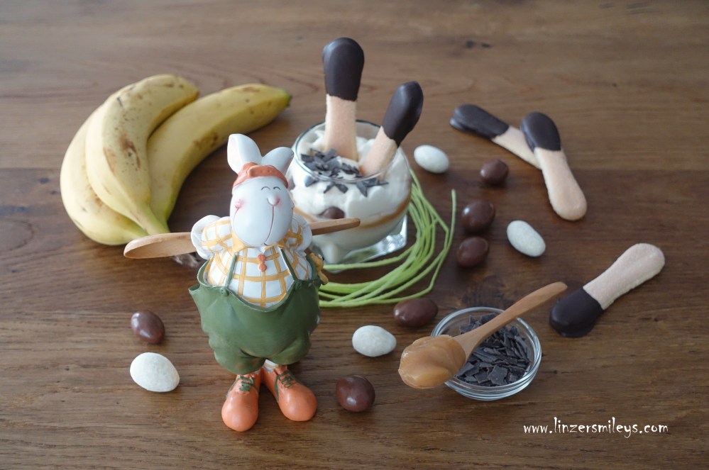 Banoffee-Dessert zum Löffeln, Schicht-Dessert, mit Bananenpudding, reife Bananen, Resteverwertung, Vanille-Obers, Sahne-Häubchen, Dulce de Leche, Milch-Karamellcreme, DIY, mit Liebe gemacht, für Ostern, für den Osterhasen, perfekt für Naschkatzen, Rezeptidee von Daniela Terenzi vom Blog #linzersmileys