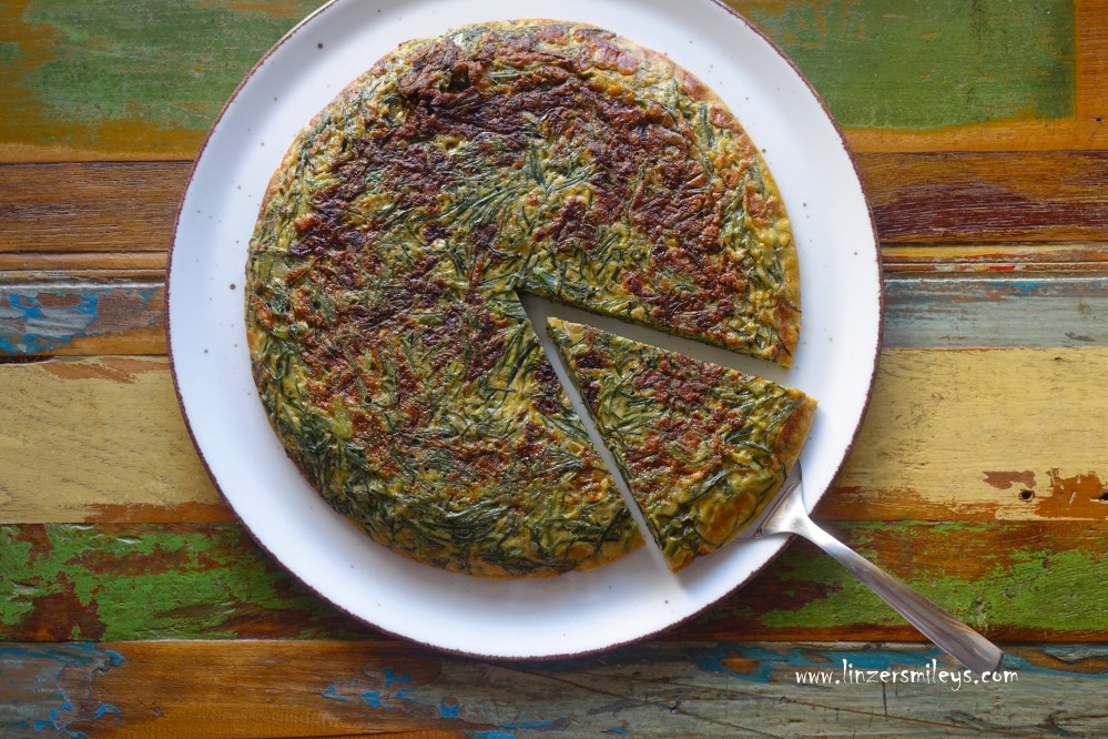Frittata mit Mönchsbart, Salzwiesenkraut, agretti, barba di frate, Omelett, mit Sardellen, köstlich, Frühlingsküche, Daniela Terenzi, Food Blog #linzersmileys