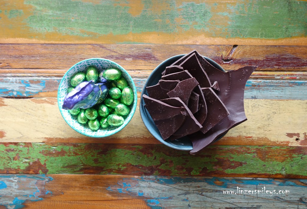 österliche Resteverwertung, Zartbitterschokolade, uovo al cioccolato fondente, Pasqua, Ostern auf Italienisch, aus Italien, Scorzè, Veneto, Venezia, Schmunzelhase, Milchschokolade, gefüllte Mini-Ostereier, mit Nougat, Haselnusscreme, Resteverwertung, nachhaltig, restlos genießen, Daniela Terenzi, Food Blog #linzersmileys