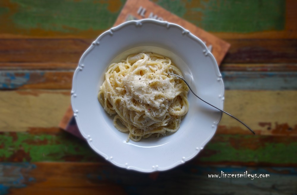 Spaghetti alla parigina, pasta vegetariana, pasta lunga, con cipolle e latte, crema di cipolle, formaggio, specialità, semplice ma buono, Zwiebelsoße, mit Milch und Käse, schnell und einfach, italienisch kochen, Nudelgericht, Daniela Terenzi #linzersmileys