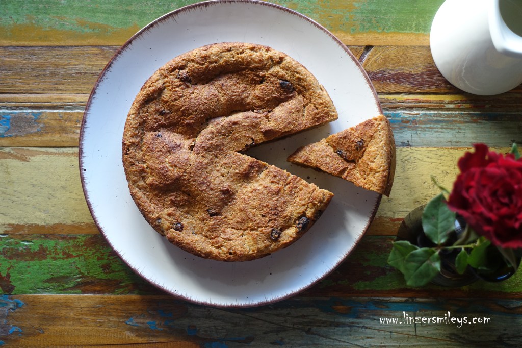 Broodpudding, Bodding, Brotpudding, Scheiterhaufen, Resteverwertung, altbackenes Brot köstlich verwertet, nachhaltig, vegetarisch, niederländisch inspiriert, belgisch, flämisch, mit Rosinen und Zimt, Daniela Terenzi, #linzersmileys