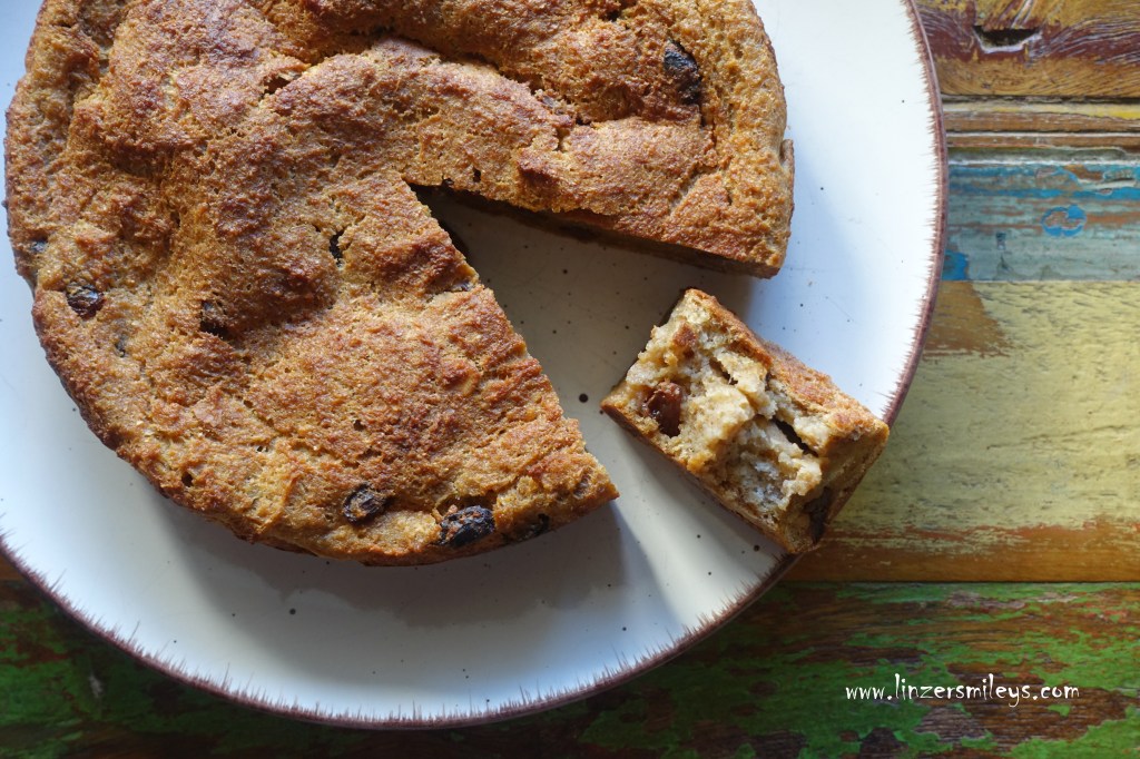 Broodpudding, Bodding, Brotpudding, Scheiterhaufen, Resteverwertung, altbackenes Brot köstlich verwertet, nachhaltig, vegetarisch, niederländisch inspiriert, belgisch, flämisch, mit Rosinen und Zimt, Daniela Terenzi, #linzersmileys